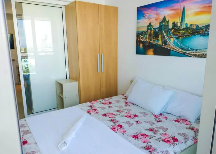 Apartamento Azure Place By Arlene Manila